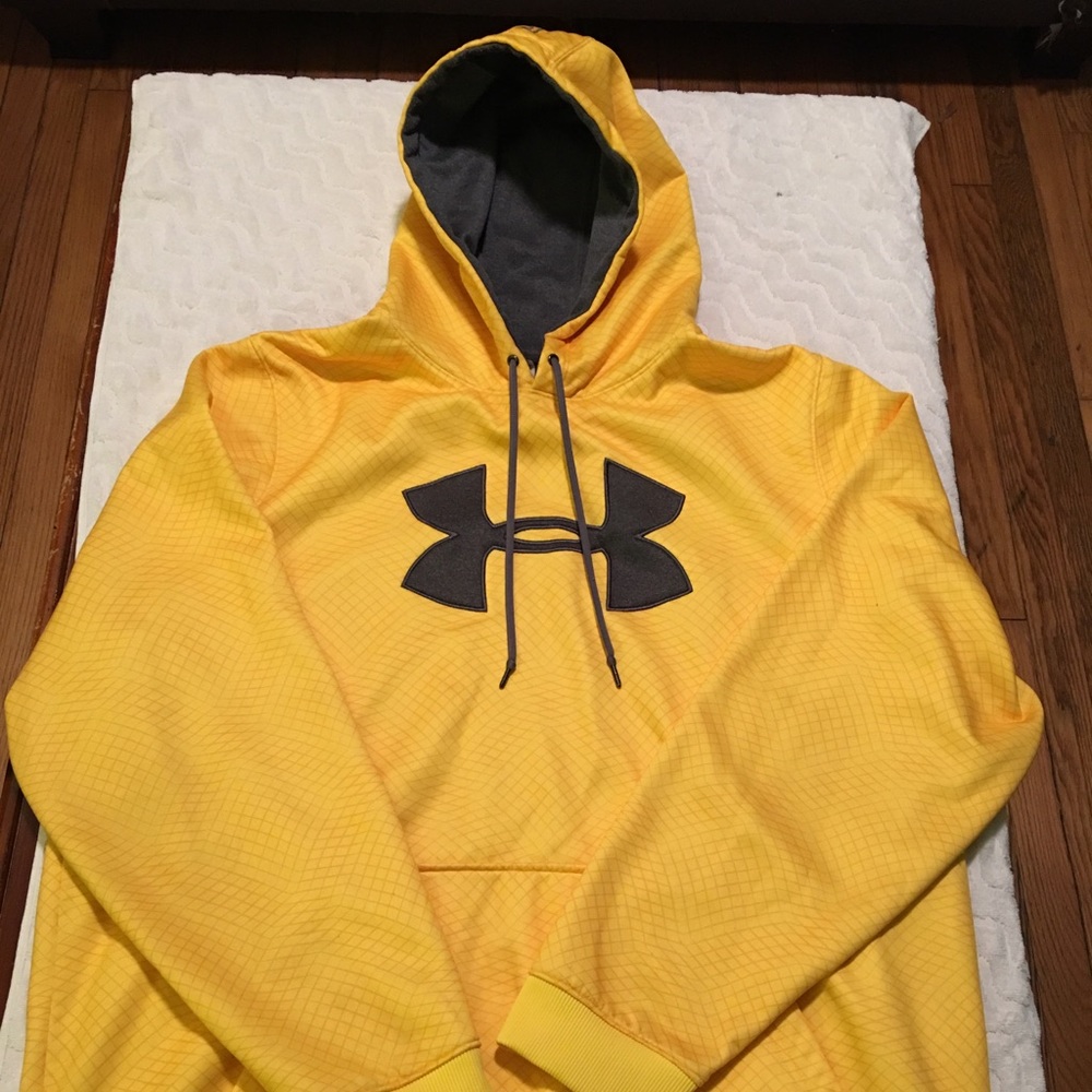 Under Armour sweatshirt XXL loose yellow hoodie